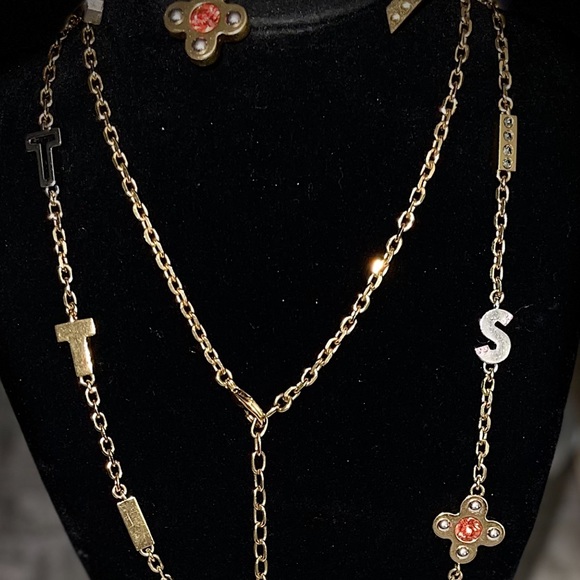 Authentic RARE Louis Vuitton necklace great condition comes with box n dust bag - Picture 3 of 14